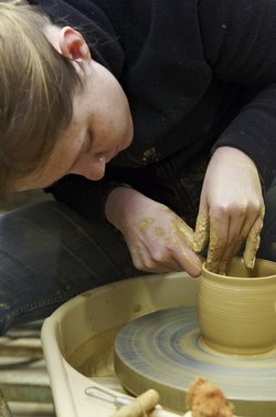 Drehen auf der Töpferscheibe nachmittags 1 - Drehen auf der Töpferscheibe nachmittags 1