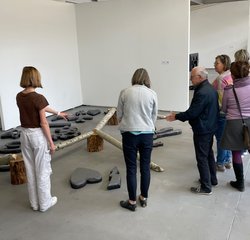 AUSSTELLUNGSFÜHRUNG with young art guide