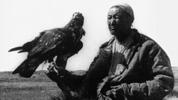 Film: Ein Sechstel der Erde - Šestaja čast mira, Regie: Dziga Vertov, mit der Vertonung von Michael Nyman