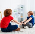 Familien-Thementreff: Geschwister – zwischen Nähe und Rivalität Familien-Thementreff: Geschwister – zwischen Nähe und Rivalität