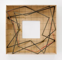 VERNISSAGE Sudoku - Magie des Rationalen - Abb. »Der erste Schritt in den Raum« 2017, Pappe, Holz, Buntstift, 15,4 x 15,6 cm