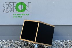 SALON für das Spiel mit dem Mut.