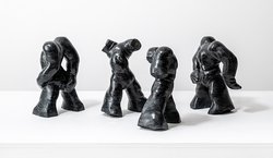 Christoph Traub, ANTIKÖRPER 537, 535, 536 u. 538, 2019, Diabas, jeweils 22 x 12 x 32 cm