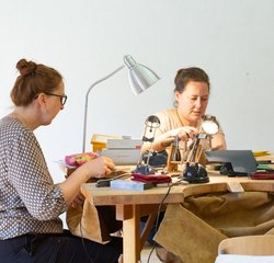 Feine Glanzstücke: Schmuckgestaltung