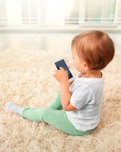 Familien-Thementreff: Medien im Kleinkindalter – Orientierung im Alltag Familien-Thementreff: Medien im Kleinkindalter – Orientierung im Alltag - Familien-Thementreff: Medien im Kleinkindalter – Orientierung im Alltag