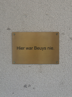 SALON Mit der Kunst aufräumen? SALON Mit der Kunst aufräumen? - SALON Mit der Kunst aufräumen?