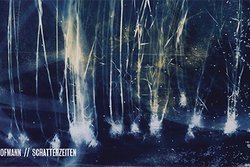 Bildmotiv: Antka Hofmann / Ausschnitt aus Weizen 2, Cyanotypie auf Damast, 195x135 cm