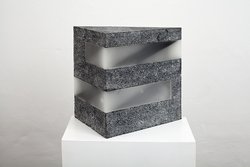 Barbara Deutschmann, TRIQUETRUS II, 2007, Belgisch-Granit, Paraffin, 39x42x20cm
