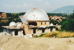 Zerstörte Moschee, Prizren, Kosovo.