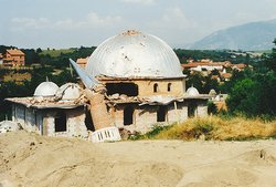 Zerstörte Moschee, Prizren, Kosovo.