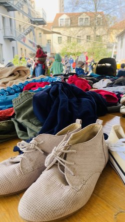 Sommer-Tauschmarkt & Frühstück im Kiez - Sommer-Tauschmarkt & Frühstück im Kiez