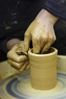 Drehen auf der Töpferscheibe Okt 2 - Drehen auf der Töpferscheibe Okt 2